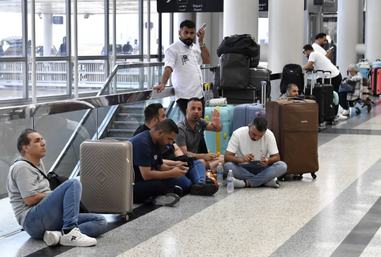 لبنان يعيد فتح مجاله الجوي الساعة العاشرة صباحا
