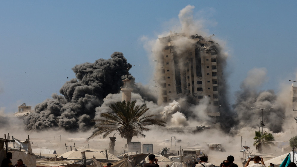 الاحتلال ينذر سكان برج في مدينة غزة بإخلائه قبل استهدافه