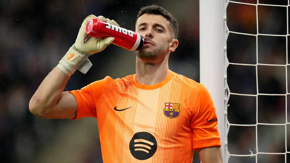 حارس برشلونة يتسبب في أغرب ركنية قد تشاهدها