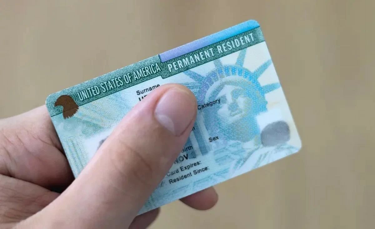 واشنطن تُلزم طالبي الـ"غرين كارد" بالتقديم من بلدانهم