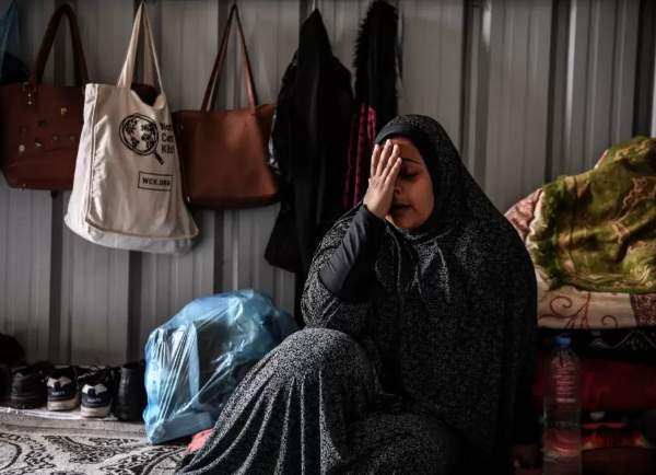 صابرين ..  أمّ تصارع الحرب والمرض لإنقاذ طفليها  