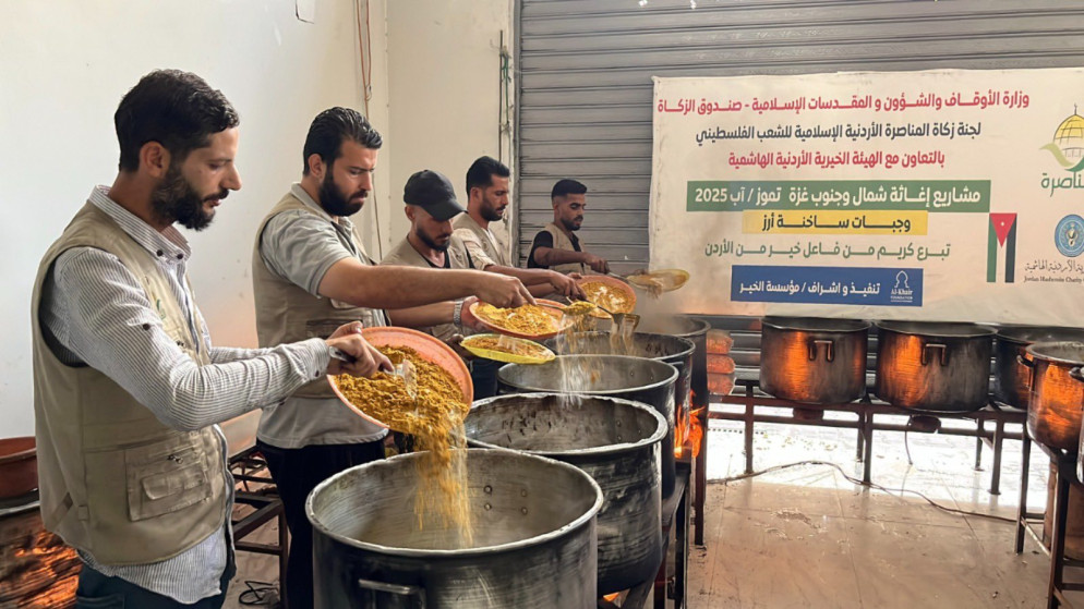 "الخيرية الهاشمية" تواصل توزيع الوجبات في غزة