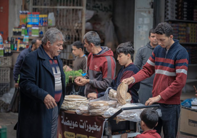 شح فادح وغلاء فاحش وسط مجاعة تزداد قسوة في أسواق غزة