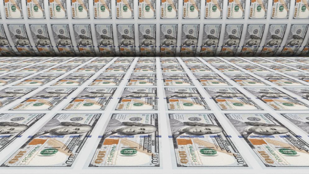 الدولار يتراجع مع ترقب المحادثات الأميركية – الإيرانية