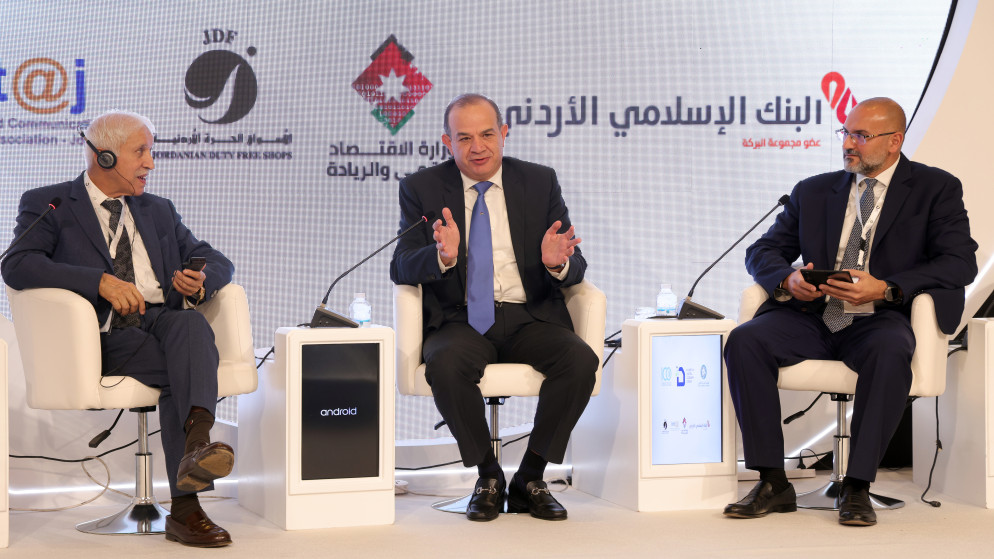 سميرات: الرقمنة والتقنيات الجديدة فرصة جديدة ومهمة للاقتصاد