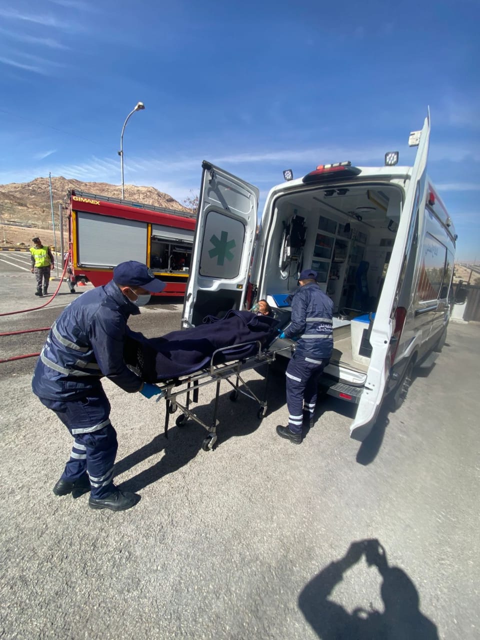 حادث دهس وتصادم مركبتين في غور حديثة يسفر عن 8 إصابات