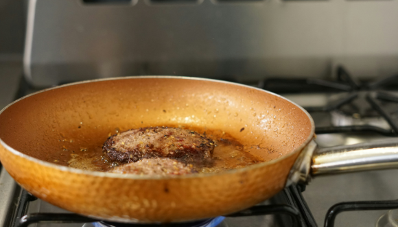 طرق مضمونة تخلصكِ من رائحة الزفارة في المطبخ للأبد