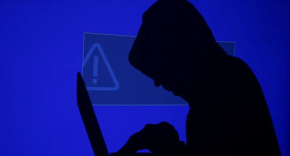 قراصنة يهددون بنشر رسائل بريد لمساعدي ترامب