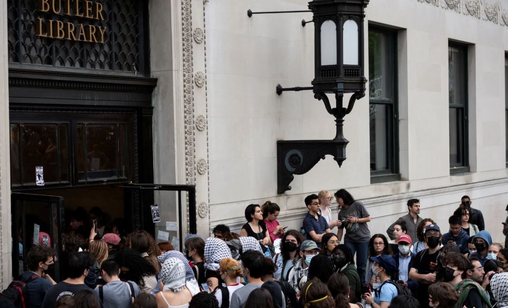 جامعة كولومبيا تفرض عقوبات على طلاب أيدوا فلسطين
