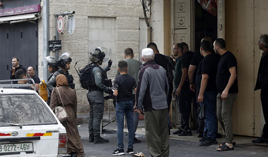 الاحتلال ينفذ حملة اعتقالات واسعة في الضفة تطال أطفالا وأسرى محررين