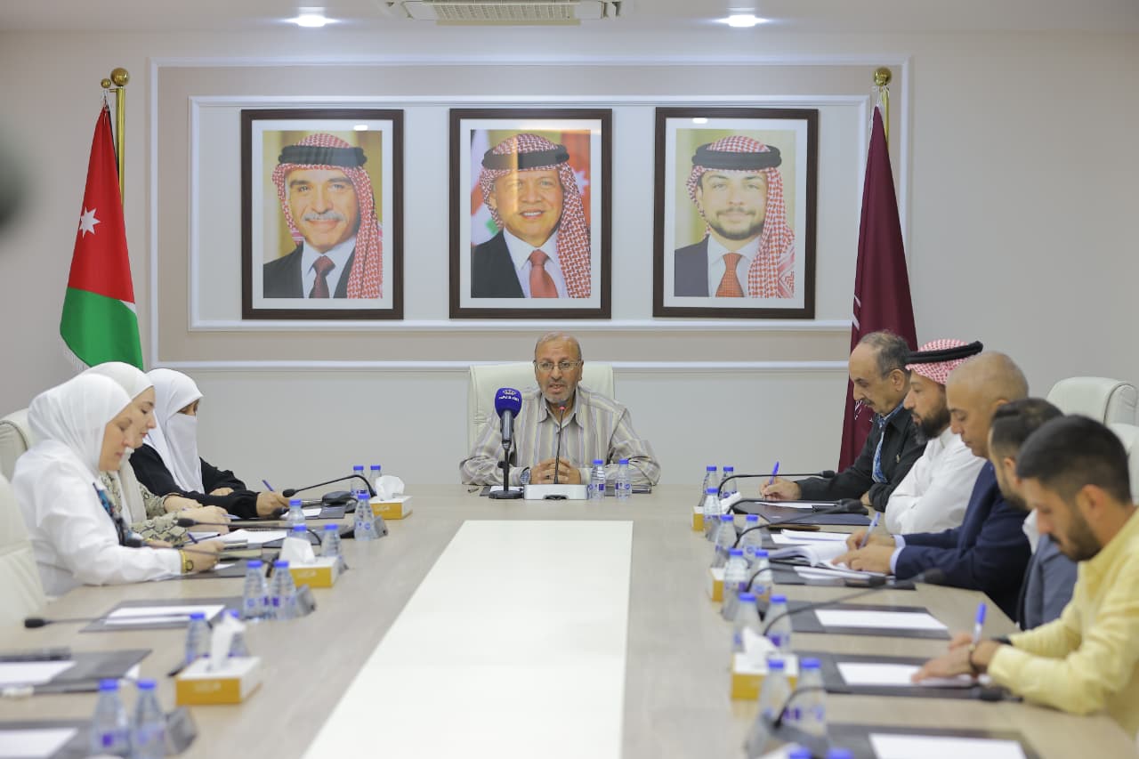 "التعليم النيابية "تبحث تطوير المناهج والمنح والقروض 