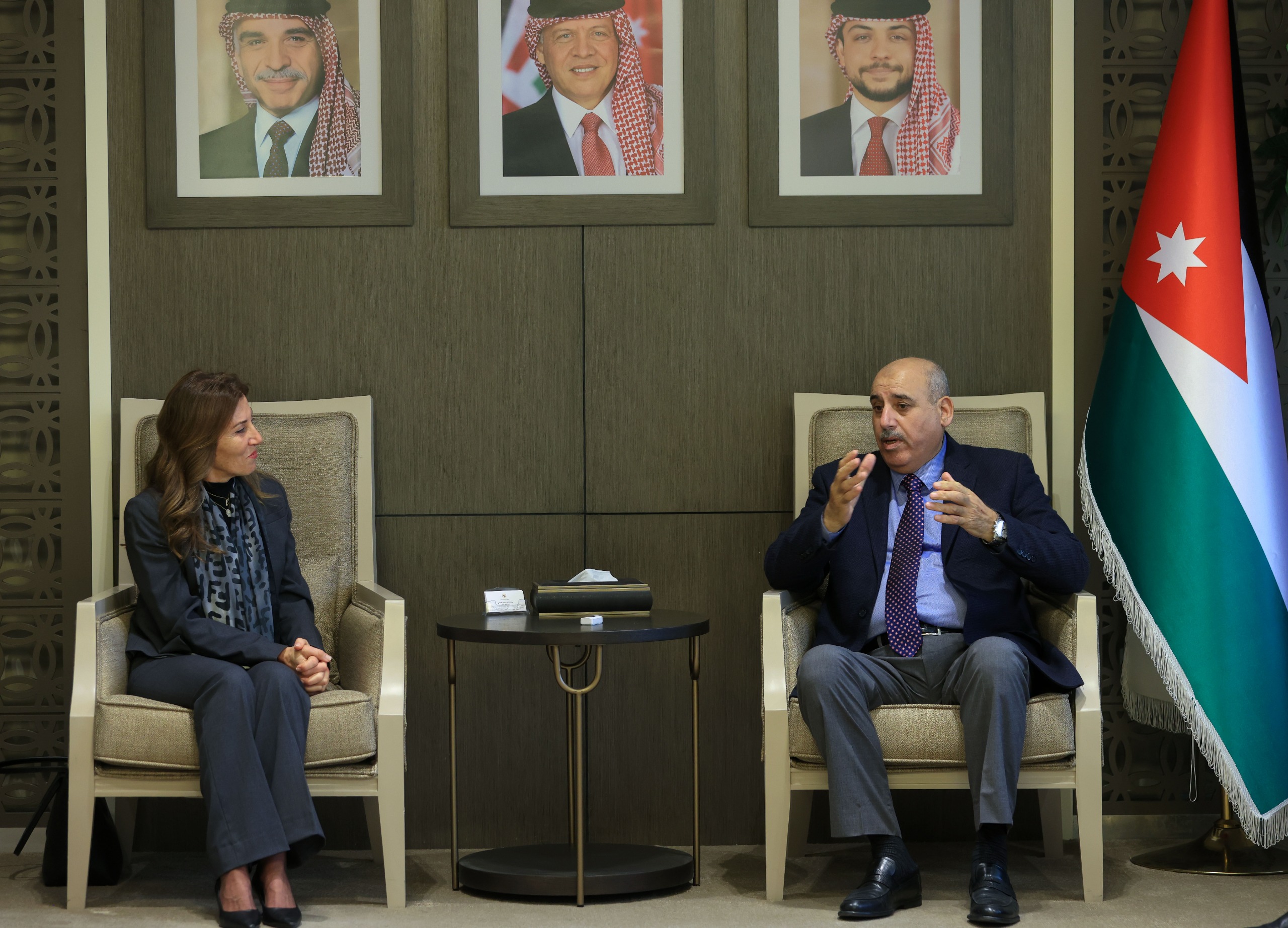 القاضي يلتقي رئيسة المركز الوطني لحقوق الإنسان