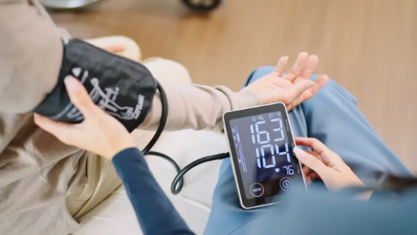 6 نصائح أساسية لخفض ضغط الدم  ..  تعرف على أحدث التوصيات