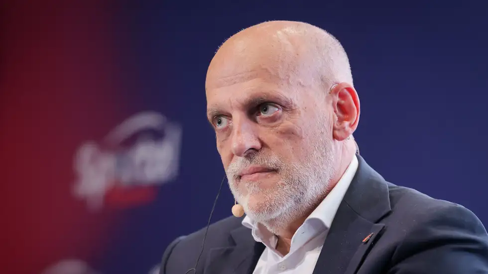 تيباس ينتقد نفوذ باريس سان جيرمان ويهاجم الخليفي