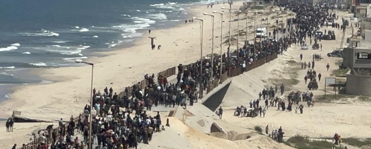 الاحتلال يغلق شارع الرشيد الرئيسي للمتجهين شمالا من جنوب غزة