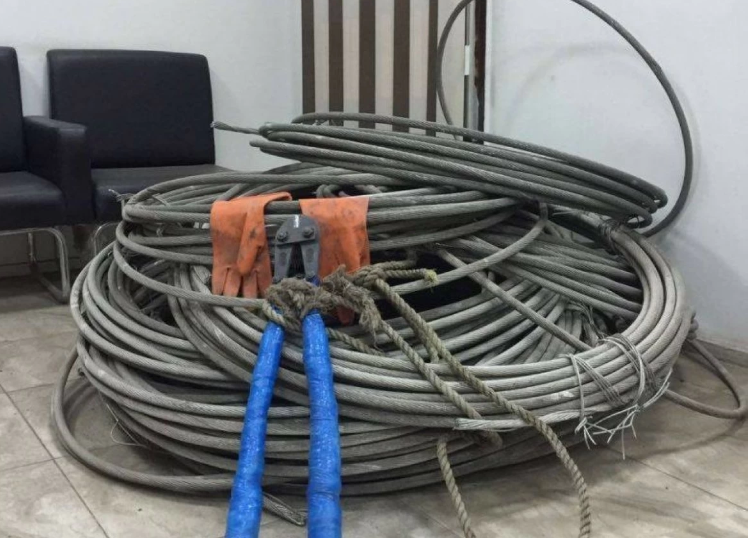 القبض على متهم بسرقة كيبل كهرباء من أحد المحولات