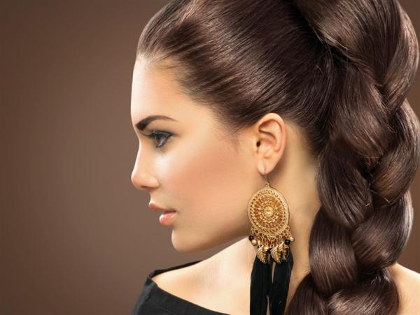 اكتشفي أفضل الزيوت الطبيعية لتكثيف الشعر