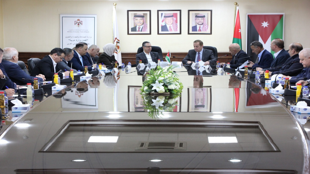 إجراءات حكومية لتعزيز استيراد اللحوم وضبط الأسعار في الأسواق