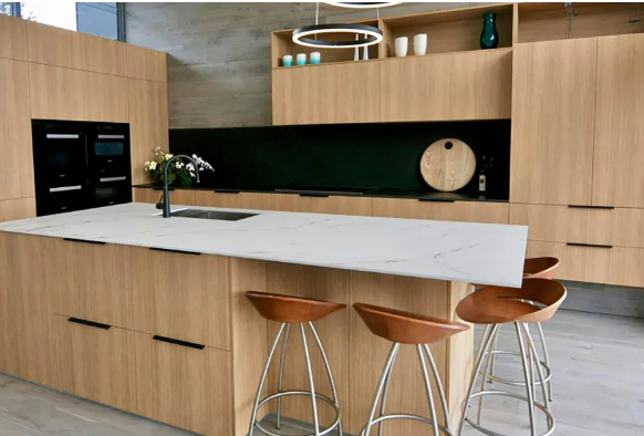 طرق تنظيف خزائن المطبخ الخشبية