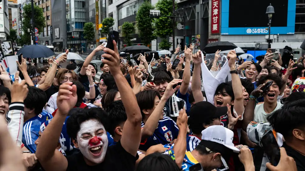 جماهير اليابان تبهر العالم من جديد أمام هولندا