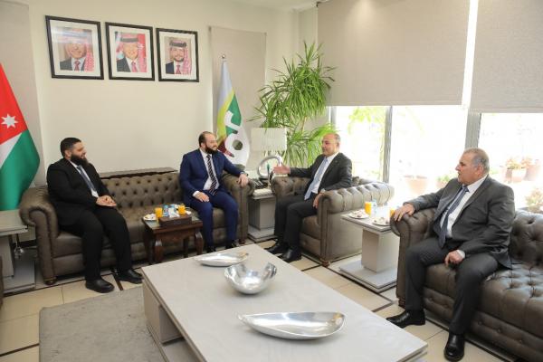 وفد سوري يزور أمانة عمّان ويطلع على تجربتها