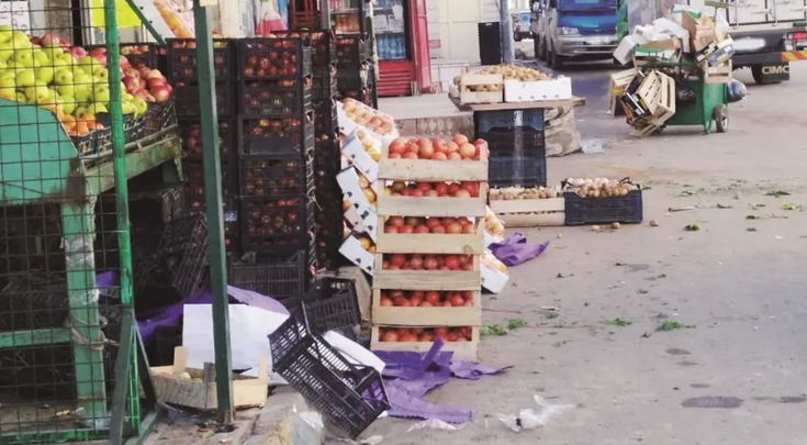 الحملات ضد الانتشار العشوائي للبسطات في مادبا ..  هل تفضي إلى حلول جذرية؟