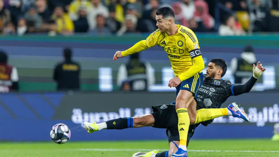 الدعيع: أتمنى انضمام رونالدو للهلال ..  وحلم الألف "مستحيل"