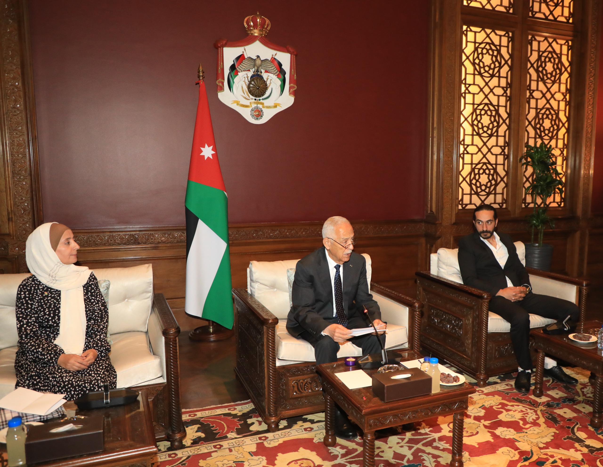 الديوان العامر لقاء به عزيمة وفخار 