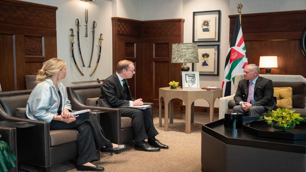 الملك يؤكد ضرورة تحمل المجتمع الدولي مسؤولياته لتكثيف إيصال المساعدات لغزة