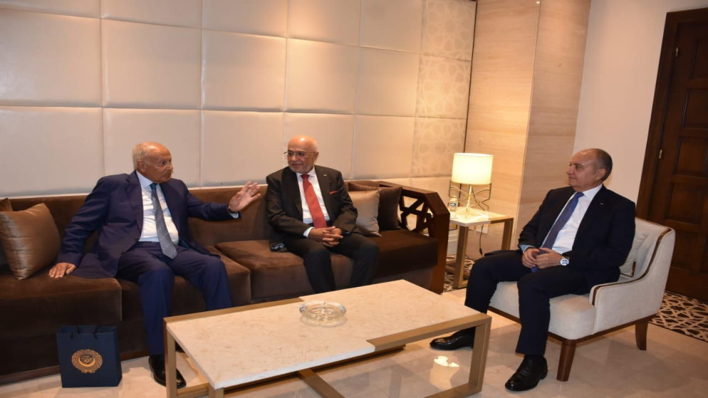 المعايطة يلتقي أبو الغيط لبحث تعزيز التعاون الانتخابي العربي
