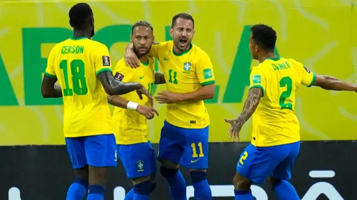 لاعب البرازيل يعلن إصابته بالسرطان وخضوعه لجراحة