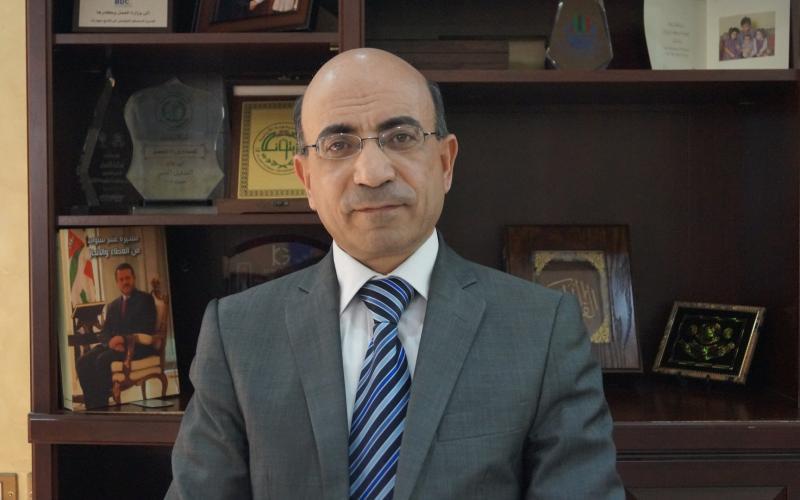 أبو نجمة لـ أخبار اليوم": عمال "المياومة" في الحكومة والبلديات يجب معاملتهم كعاملين دائمين