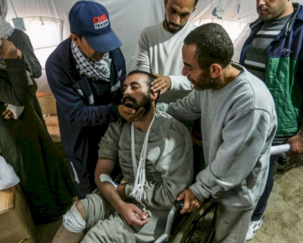صحة غزة: الأسرى من الطَّواقم الطِّبية يعيشون ظروفًا مأساويَّة في معتقلات الاحتلال 