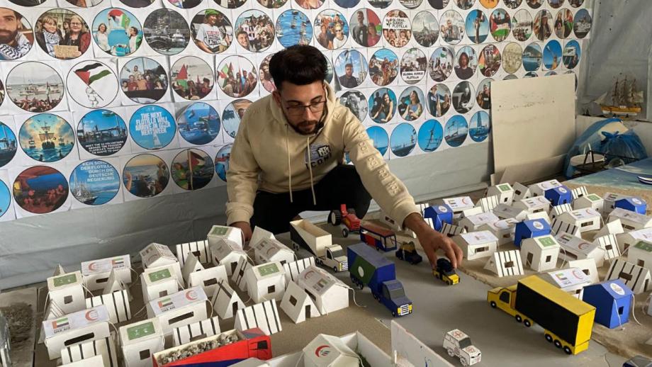 خيمة تتحول إلى ذاكرة ..  مجسمات ثلاثية الأبعاد توثق حرب غزة  