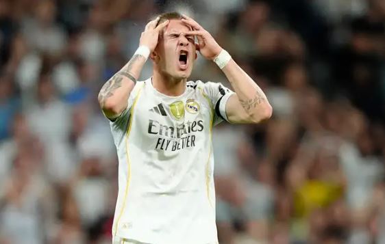 ماستانتونو يفقد بريقه في ريال مدريد قبل الكلاسيكو