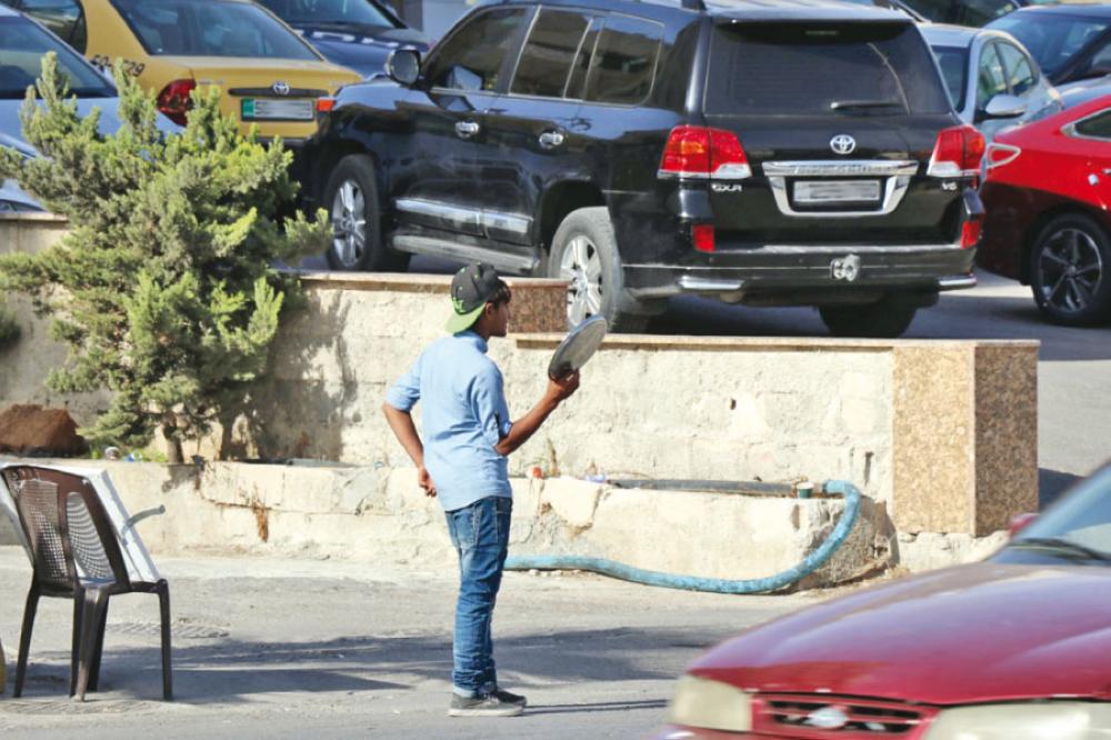 خطر “شوفير الصينية” في الشوارع… مطالب بقرار رسمي ينهي الظاهرة