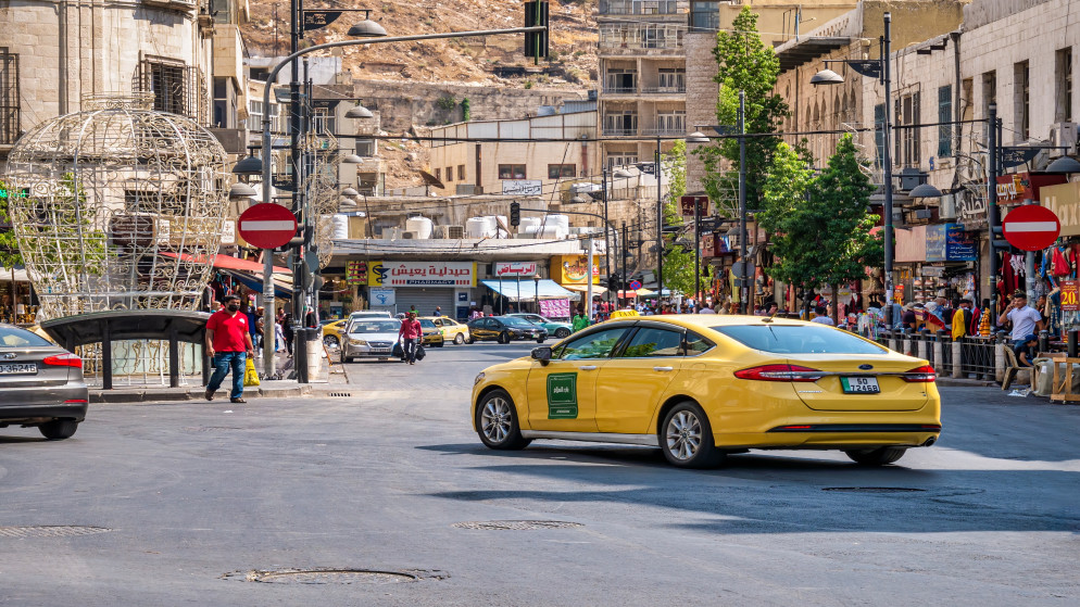قرابة 17 ألف مركبة بنزين مرخصة ضمن أسطول النقل العام حتى حزيران