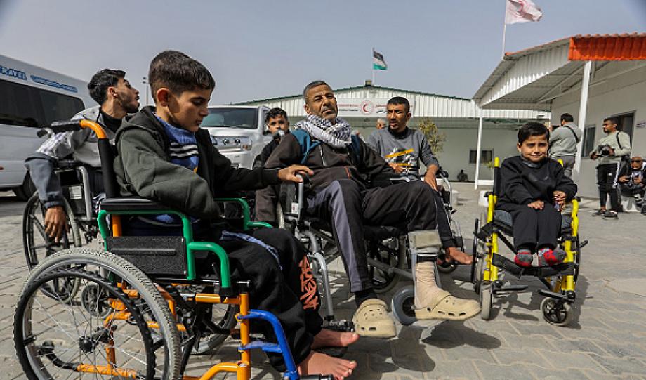 آلاف ذوي الإعاقة في غزة يفقدون أدواتهم المساعدة… عزلة متفاقمة وحقوق معلّقة  