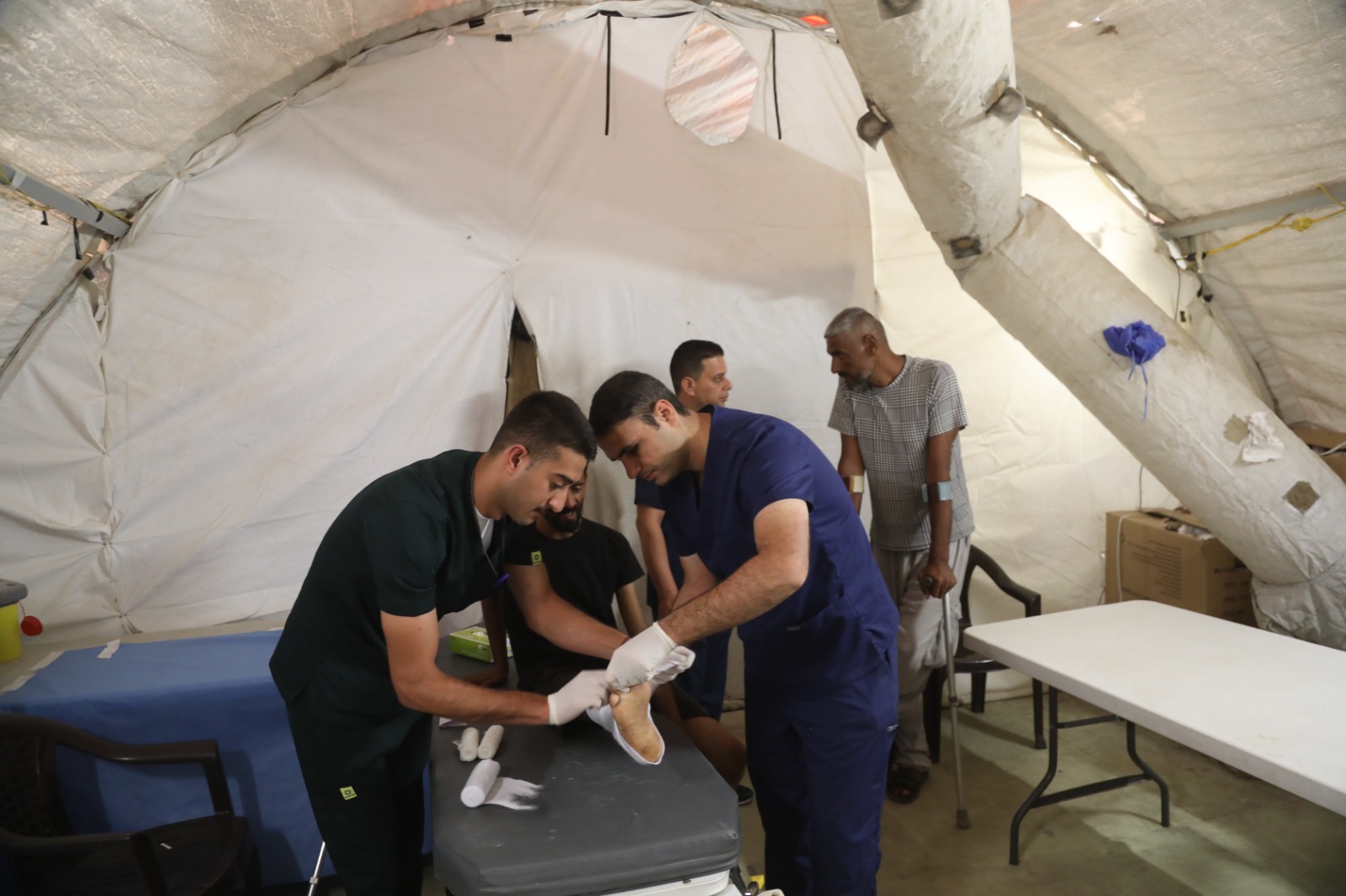 طواقم المستشفى الميداني الأردني جنوب غزة/7 تباشر أعمالها