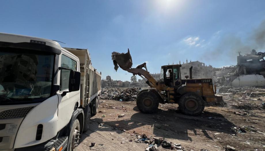 فلسطين : بلديات المحافظة الوسطى تُحذِّر من توقف خدماتها الأساسية بشكل كامل  