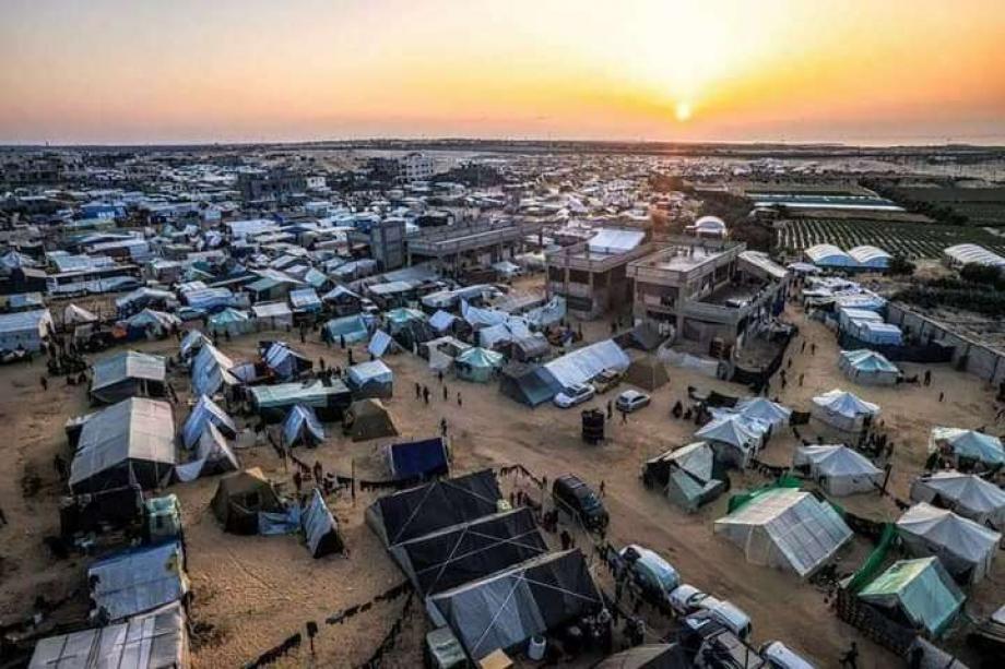 "غزة تحترق بالصيف ..  النازحون يواجهون الموت في الخيام  