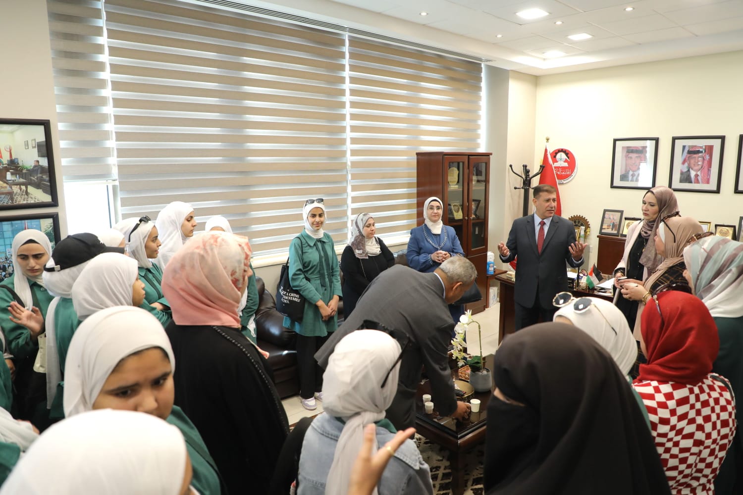 الجامعة الهاشمية تستضيف طلبة مدرسة "الأمل للغة الإشارة"