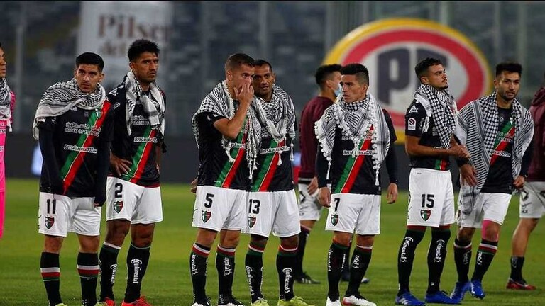 بالفيدبو : لاعبو "بالستينو" التشيلي يدخلون الملعب مع أشباح أطفال فلسطينيين