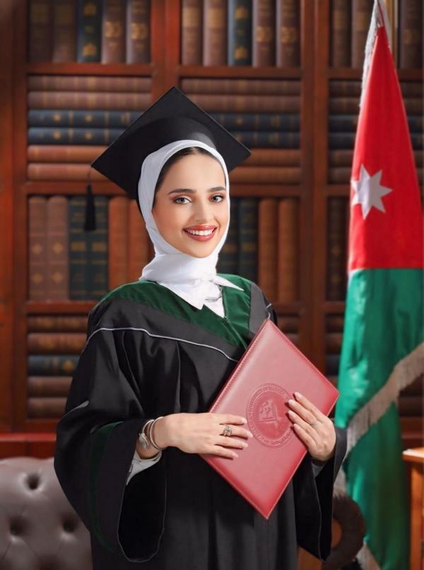 ديما عقاب الشاهين  ..  مبارك التخرج