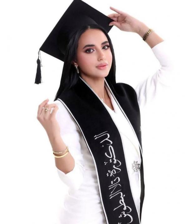 الدكتورة تالا البطوش  ..  مبارك التخرج من كلية الطب والجراحة
