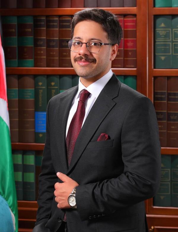 يزن العبيدات  ..  مبارك التخرج