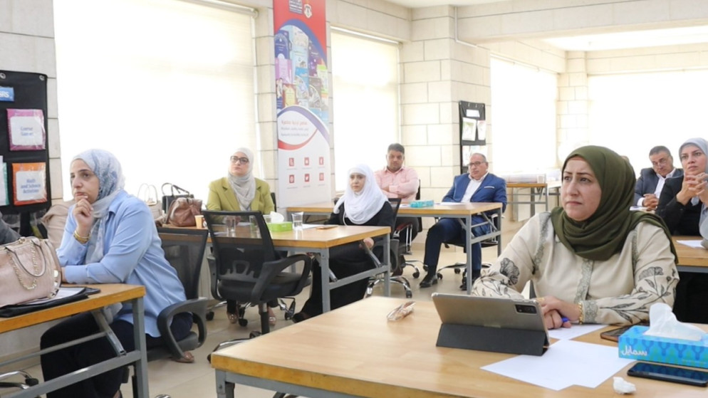 مركز تطوير المناهج يطلق برنامجا تدريبيا بشأن مبحث "علوم النفس والاجتماع"