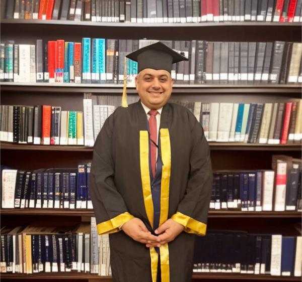 خليل القروم يحصل على الماجستير في إدارة الأعمال بامتياز