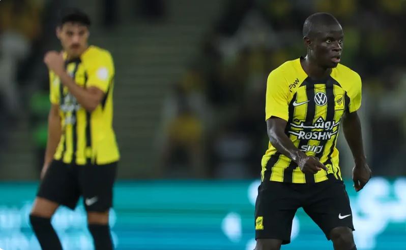 الهلال يبدي رغبته بالتعاقد مع كانتي