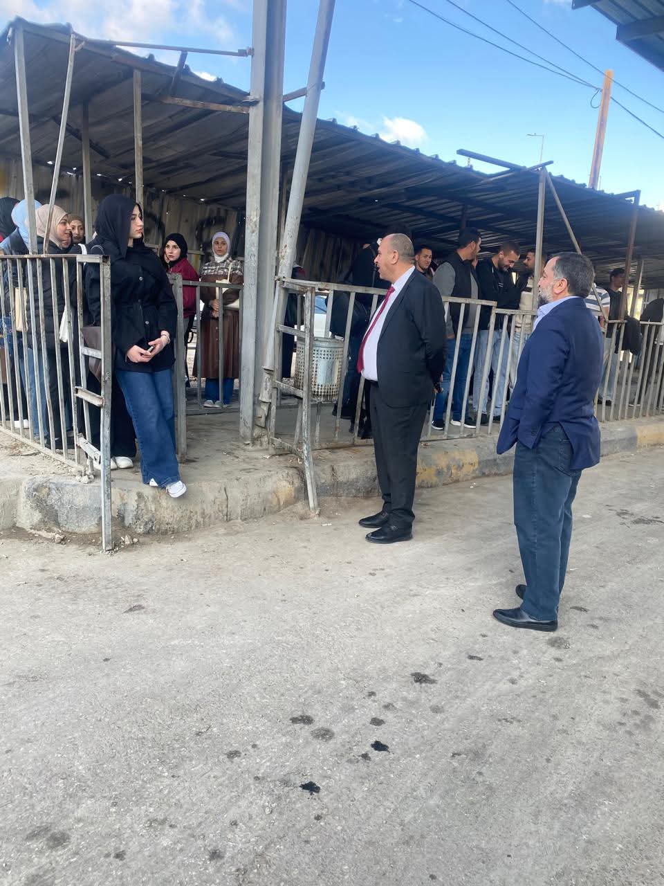 الخرابشة يتفقد مجمع المحطة ويبحث تطوير خدمات النقل لطلبة الجامعة الهاشمية